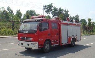 東風(fēng)多利卡水罐消防..