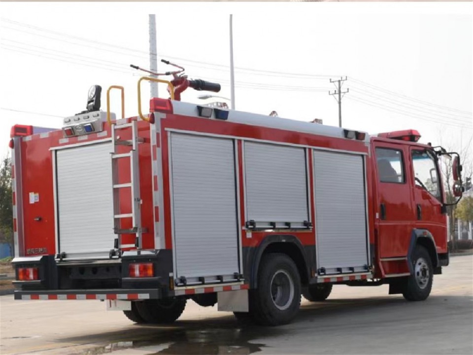 豪沃輕型水罐消防車(chē)(4.5噸)圖片